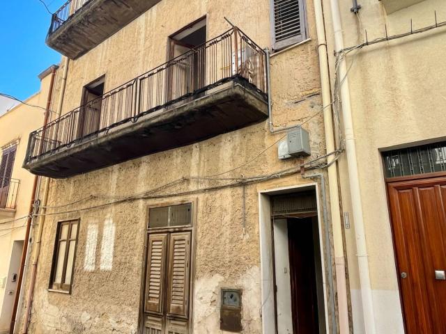 casa semindipendente in vendita a Castellammare del Golfo