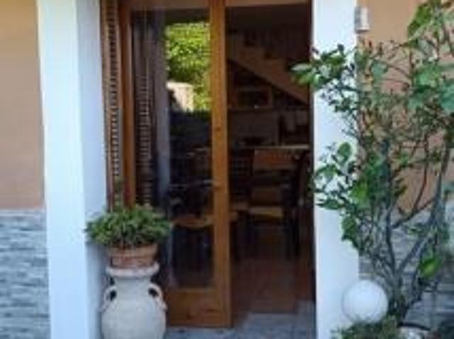 Casa semindipendente in vendita a Castelnuovo Magra 80 mq Rif: 1391790
