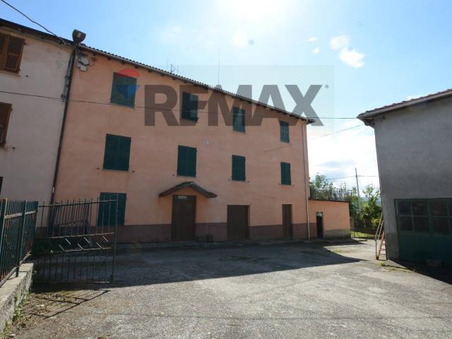 Casa Semindipendente in vendita a Cengio, Rocchetta Cengio