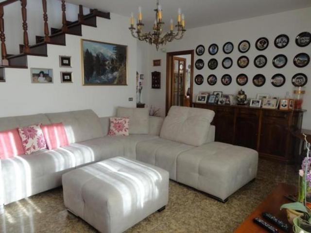 Casa semindipendente in vendita a Avenza Carrara 200 mq Rif: 778208