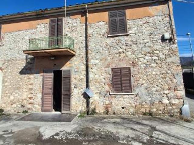 Casa semindipendente in vendita a Avenza Carrara 78 mq Rif: 1394982