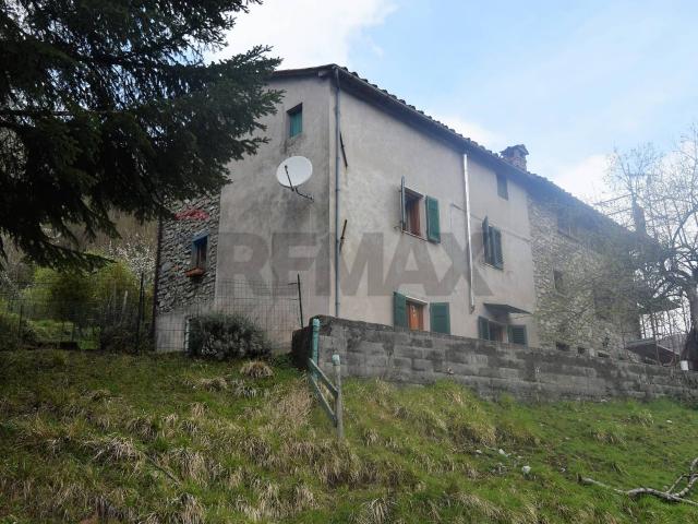 Casa Semindipendente in vendita a Bagni di Lucca, Lucchio