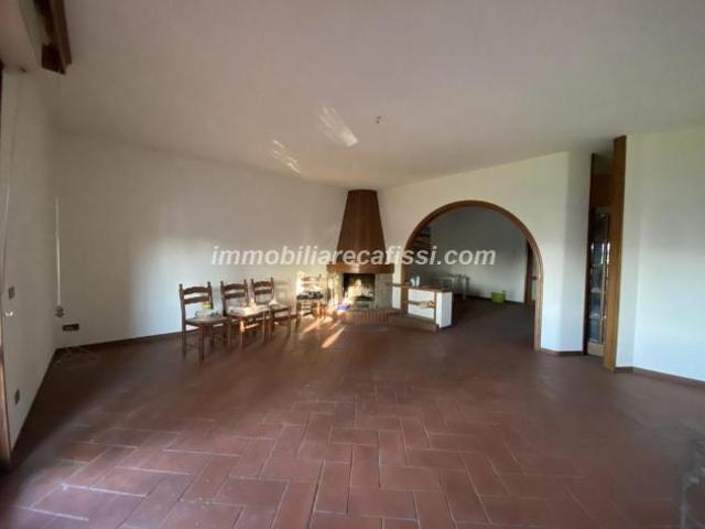 Stabile/Palazzo in vendita a Fontanelle Prato 483 mq Rif: 1404431