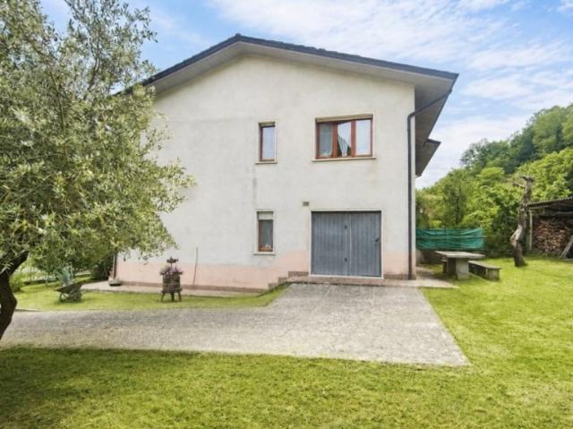 Casa semindipendente in vendita a Fivizzano