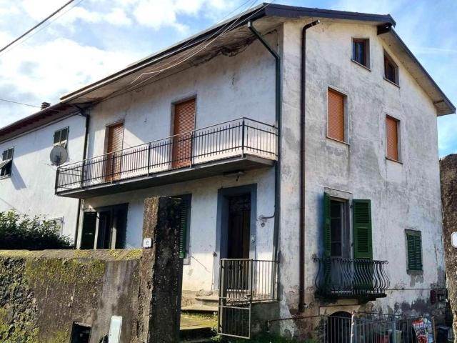 Casa semindipendente in vendita a Fivizzano