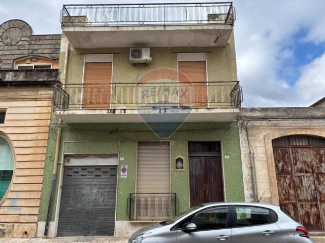 Casa Semindipendente in vendita a Floridia
