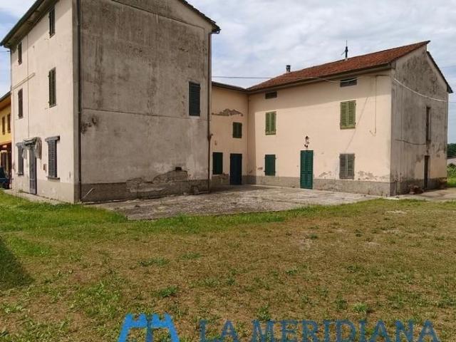 Casa semindipendente in vendita a Larciano piazza Vittorio Veneto