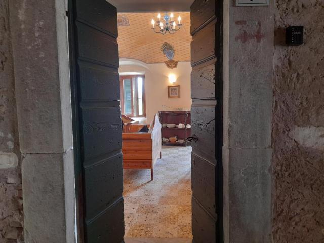 Casa semindipendente in vendita a Monti Licciana Nardi in Ristrutturato composto da 21vani