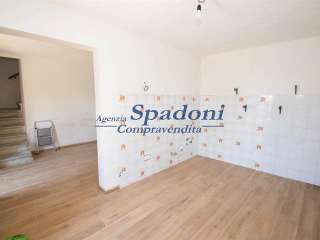 Casa semindipendente in vendita a Marliana, Avaglio