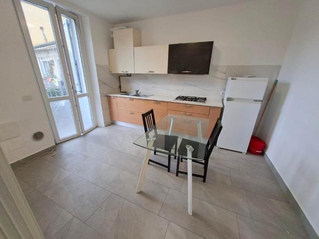 Casa semindipendente in vendita a Milano via assietta, Affori