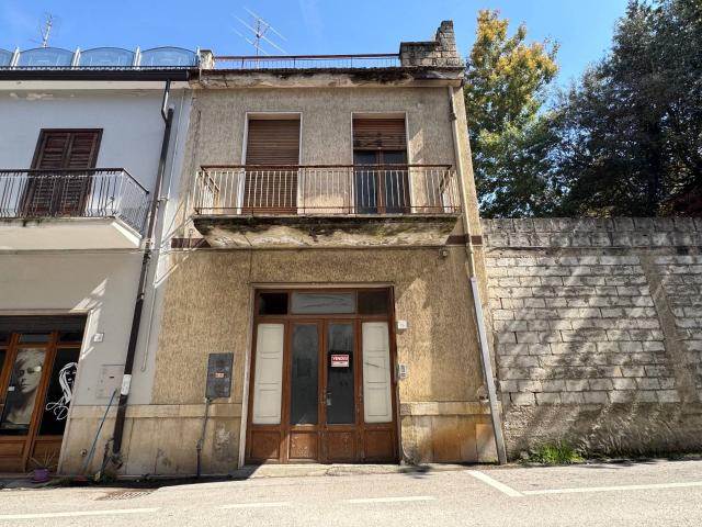 Casa Semindipendente in vendita a Mirabella Eclano, Mirabella Eclano