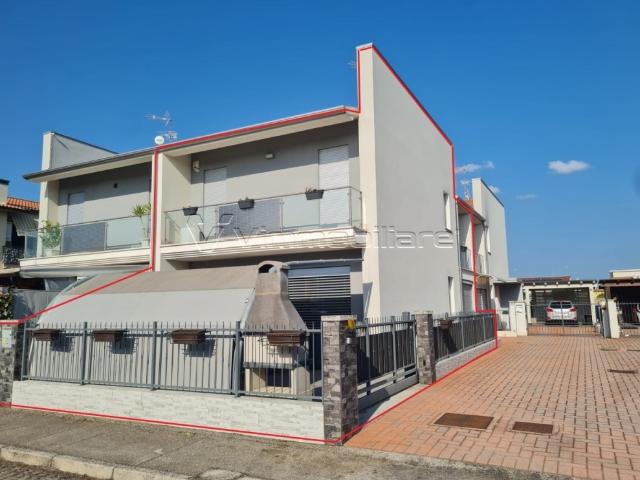 Casa semindipendente in vendita a Noventa Vicentina via Marinetti