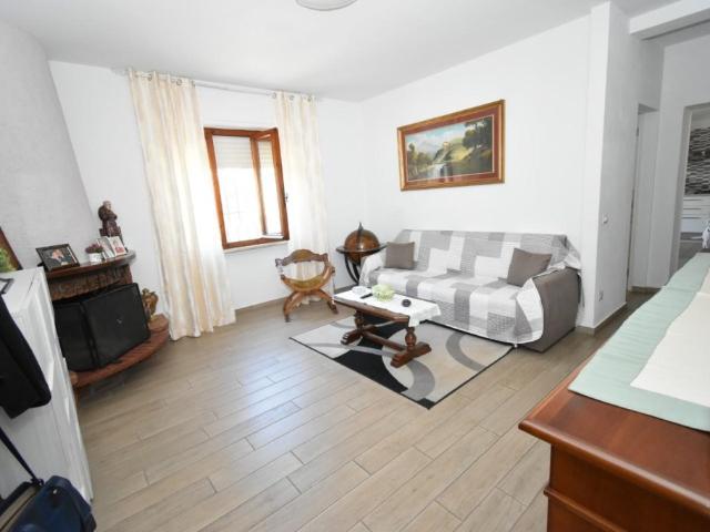 Casa semindipendente in vendita a San Giuliano Terme via Enrico Caruso, Pontasserchio