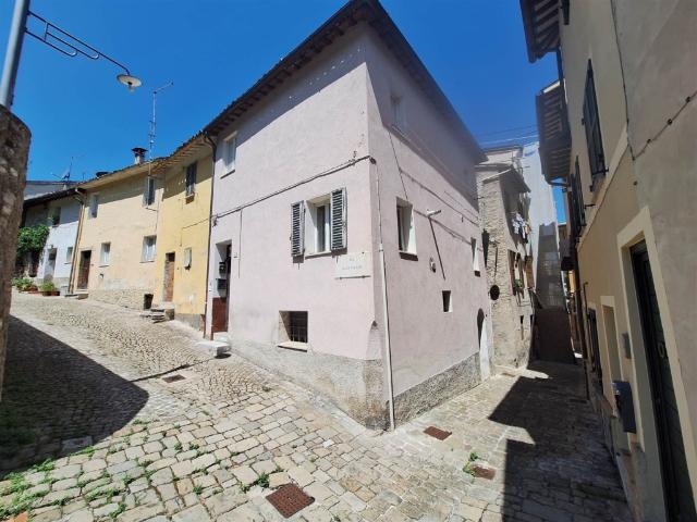 Casa semindipendente in vendita a San Severino Marche