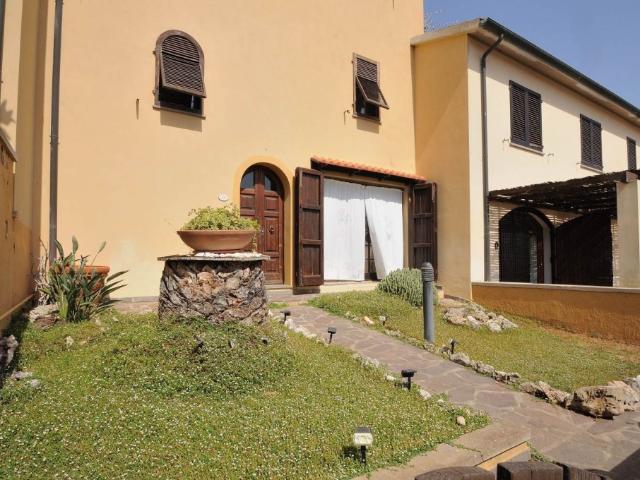 Casa semindipendente in vendita a Suvereto