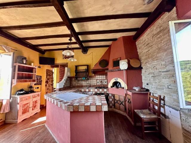 Casa semindipendente in vendita a Podenzana, Montedivalli