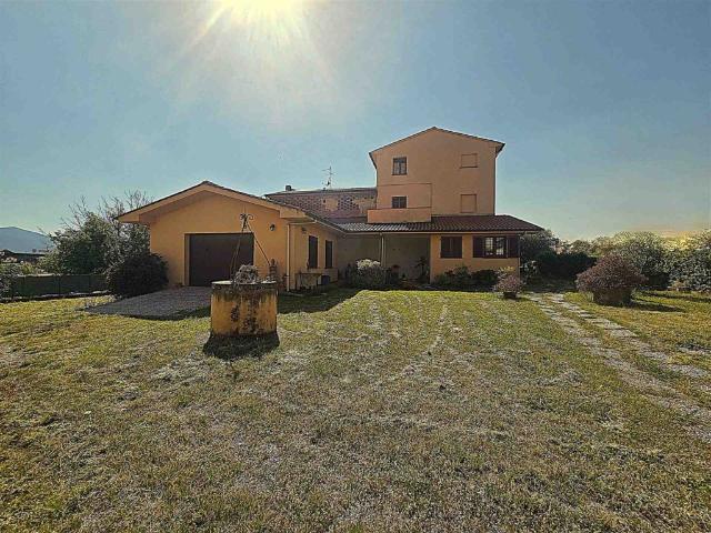 Casa semindipendente in vendita a Porcari via romana est