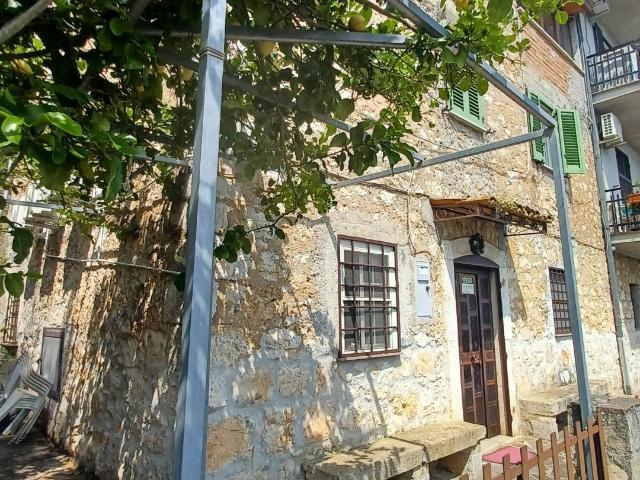 Casa Semindipendente in vendita a Prossedi