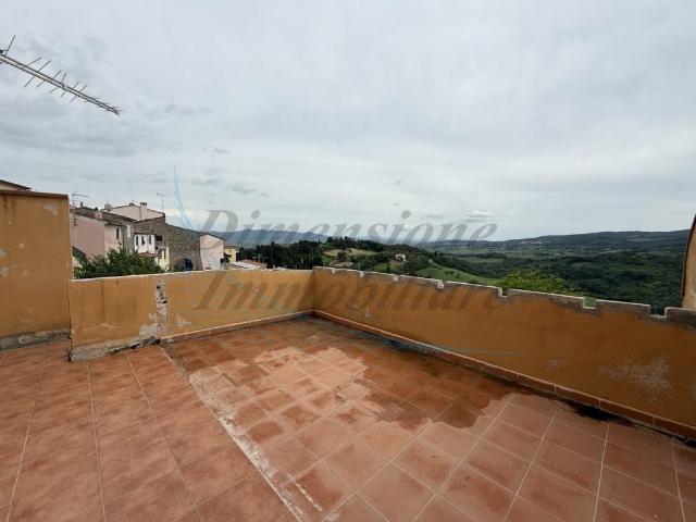 Casa semindipendente in vendita a Rosignano Marittimo piazza Cavour, Gabbro