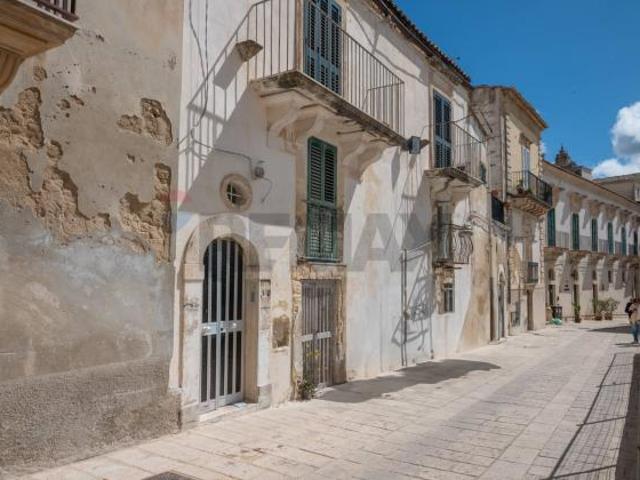 Casa Semindipendente in vendita a Ragusa, Ibla