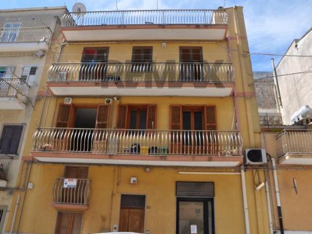 Casa Semindipendente in vendita a Ragusa, Viale Europa