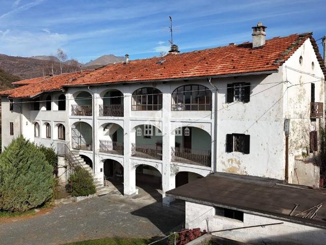 Casa semindipendente in vendita a Val di Chy, Gauna