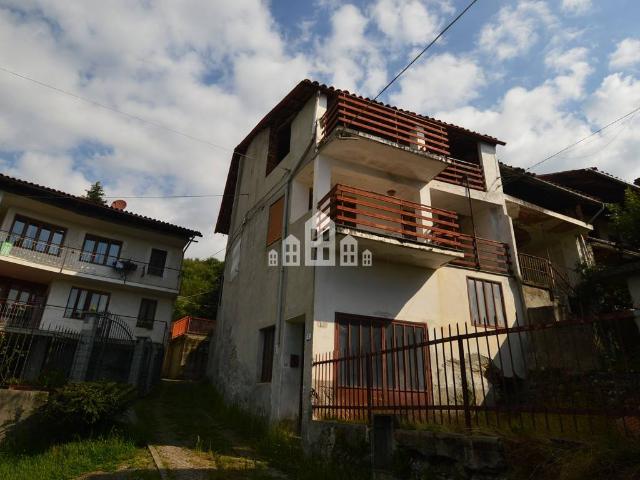Casa semindipendente in vendita a Val di Chy, Lugnacco