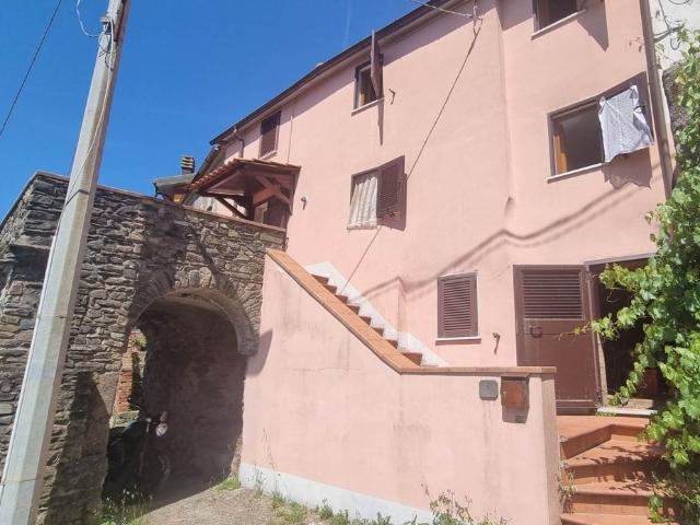 Casa semindipendente in vendita ad Aulla