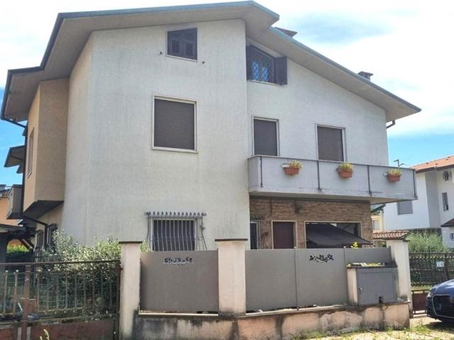 Casa semindipendente in vendita ad Aulla