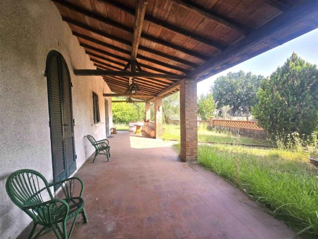 Casa semindipendente in vendita ad Altopascio via Mazzei, Spianate