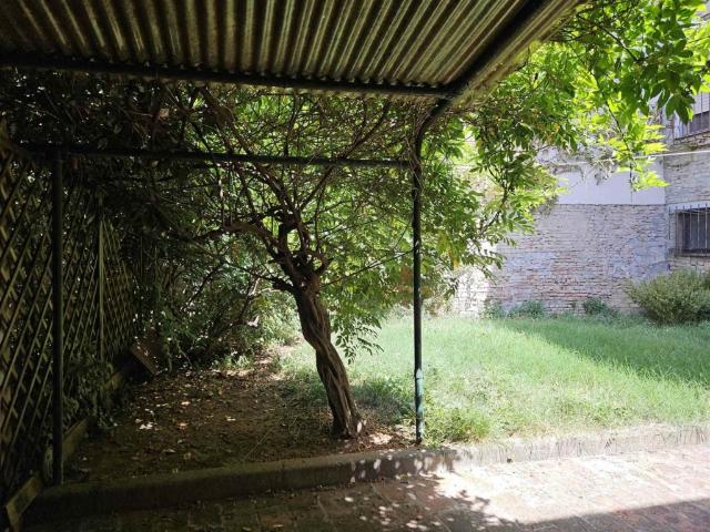 Casa semindipendente in affitto a Parma, Oltretorrente