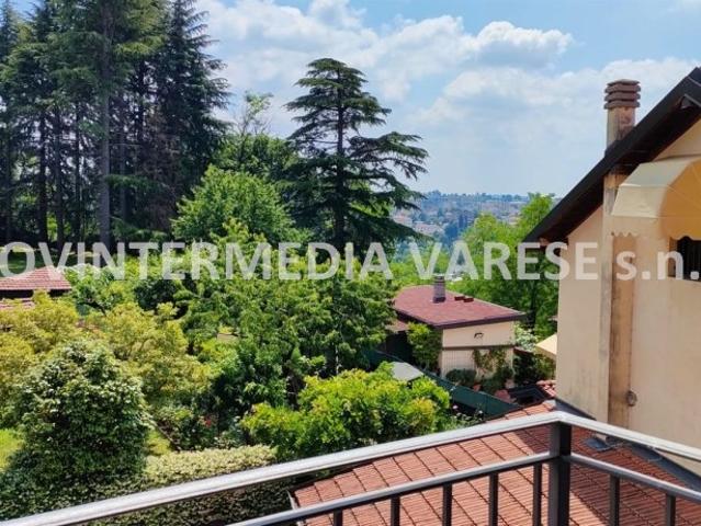 Casa semindipendente in affitto a Varese via Oslavia