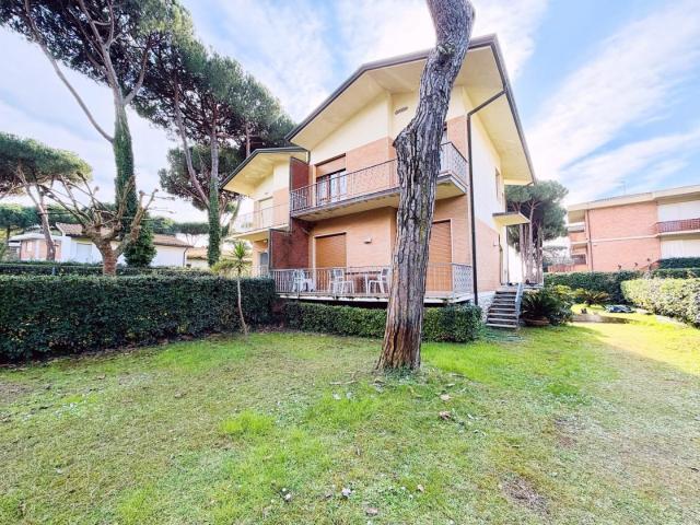 Casa semindipendente in affitto Lido Di Camaiore, Camaiore
