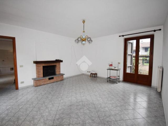 Casa semindipendente in affitto