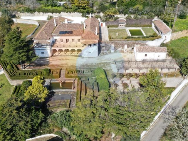 Casa Senhorial com muito charme, propriedade c/ cerca de 100. 0m² Mafra