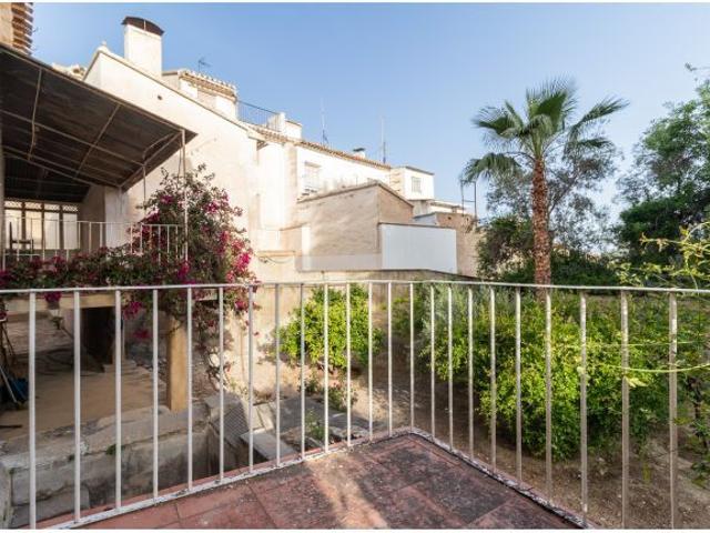 CASA SEÑORIAL CON GARAJE Y HUERTO EN EL CASCO ANTIGUO DE MULA