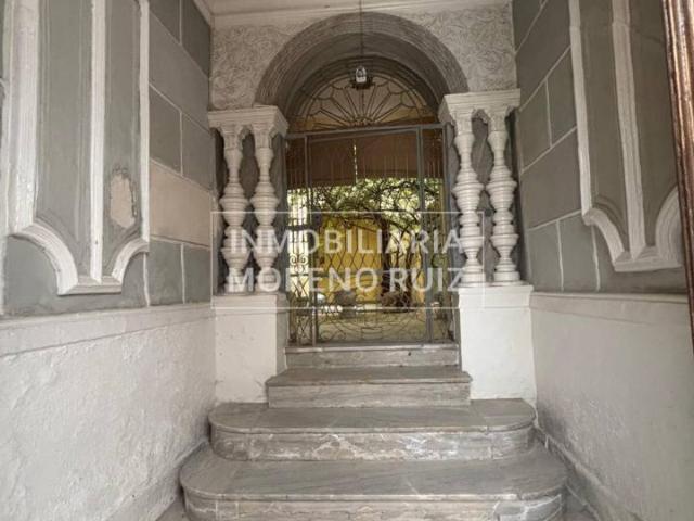 Casa señorial con gran potencial de restauración – Ideal para inversores y proyecto de vivienda singular