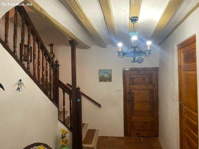 Casa señorial con jardín, garaje y vistas a la vega en Burbáguena Teruel