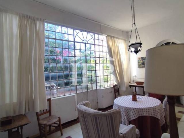 CASA SEÑORIAL CON MÁS DE 400 m² DE ZONAS EXTERIORES, TORREON, PISCINA Y GRAN POTENCIAL
