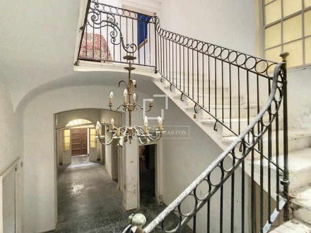 Casa señorial de 1886 de 677 m² construidos sin habitar desd. 701m² Maó