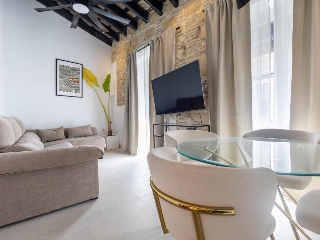 CASA SEÑORIAL DEL SIGLO XIX REHABILITADA EN EL CENTRO HISTÓR. 230m² Jerez de la Frontera