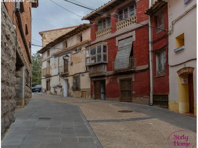 Casa señorial en el centro de Calatorao