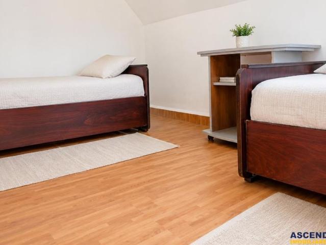 Casa si pentru cazare personal, zona parcului industrial Pre