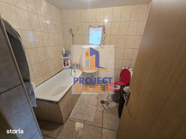 Casa si teren in suprafata de 1000 mp, Golesti