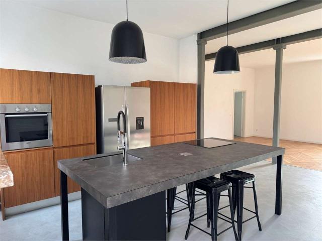 Casa signorile in affitto a Chiasso vicina al centro con grande giardino Zenit