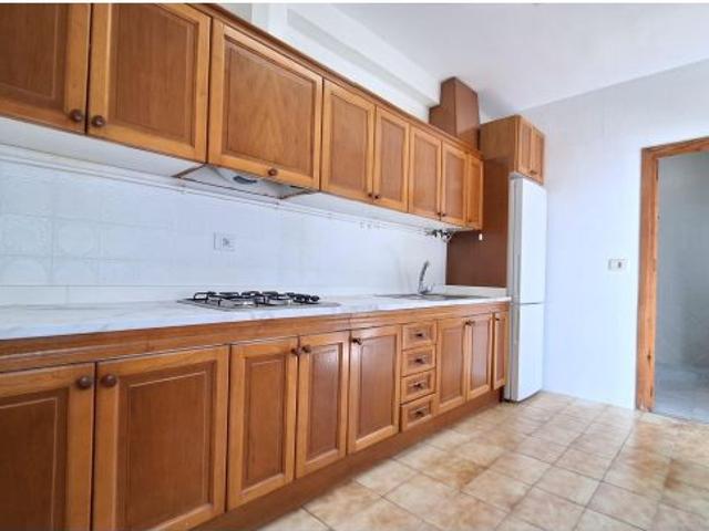 Casa SIN AMUEBLAR de tres dormitorios y patio en Vistabella