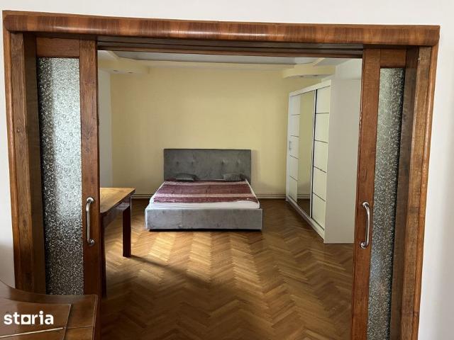 casa singur in curte 3 camere zona stefan cel mare