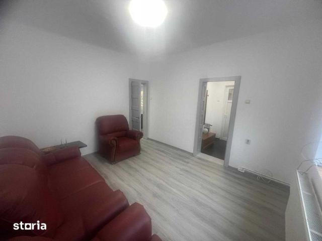 casa singura in curte de inchiriat