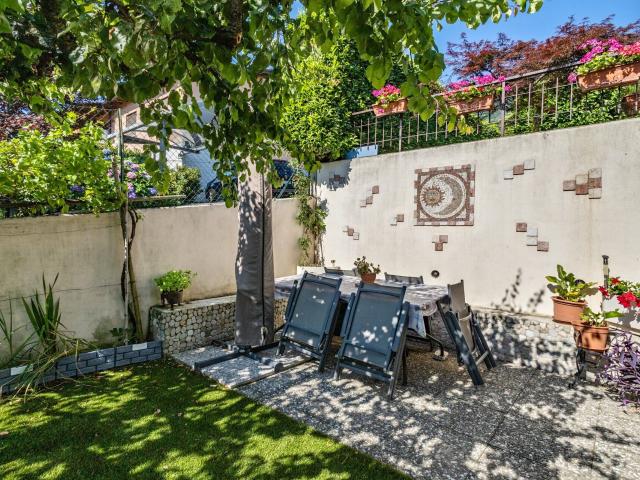 Single family house with 7 rooms on sale in Taverne 215 m² | dreamo. Ch