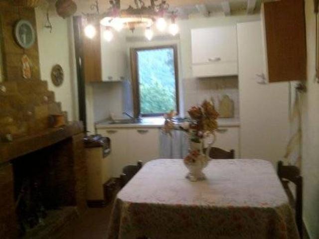 Casa singola in affitto a Borgo a Mozzano in Discreto composto da 4vani
